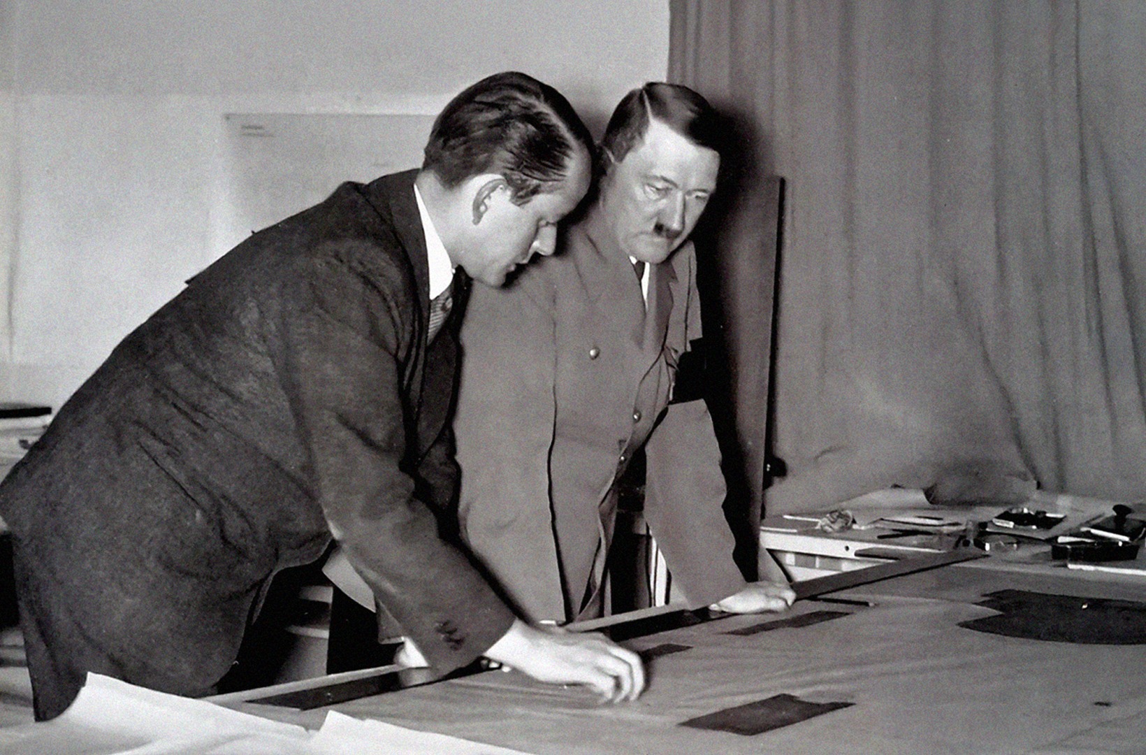 ‘আমাকে ভাবতে শেখানো হয়নি’: যেভাবে হিটলারের ব্যক্তিগত ইঞ্জিনিয়ার মৃত্যুদণ্ড এড়ালেন। Angan