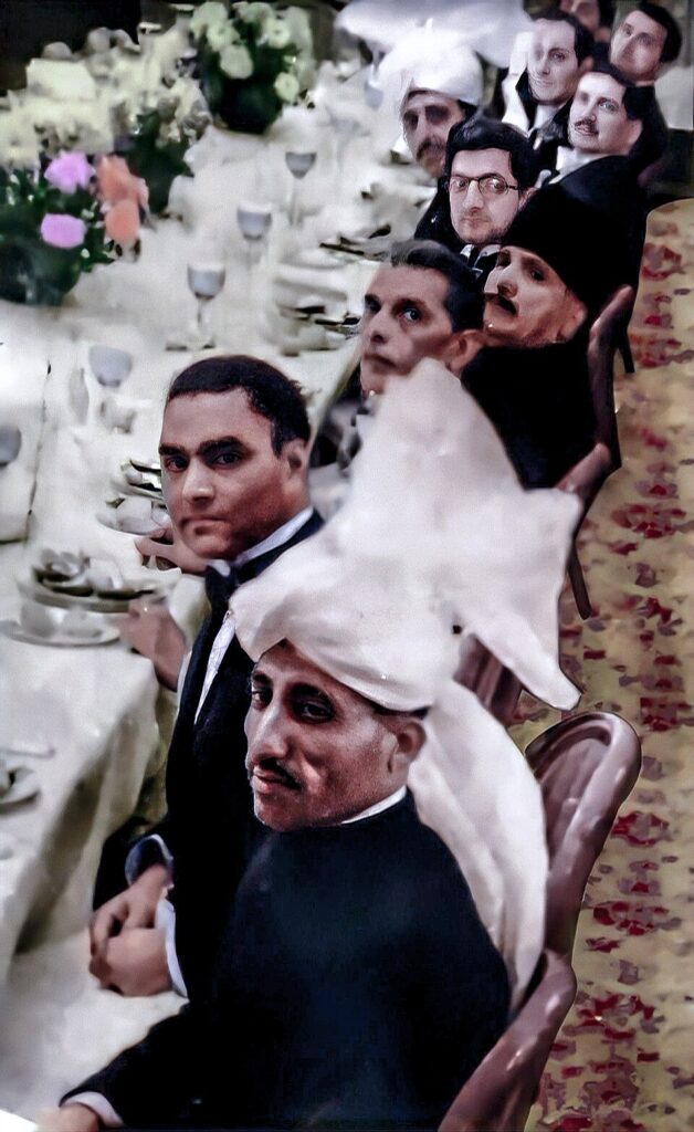 ১৯৪৭ এর আগে এক গোলটেবিল সম্মেলনে ইকবালের সাথে জিন্নাহর একমাত্র পরিচিত ছবি। *ছবিটি কালার করা হয়েছে। Image: Public Domain